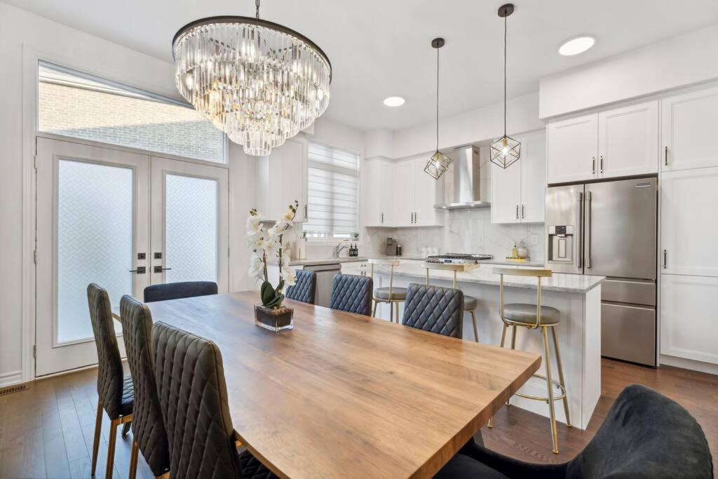 Barrie Luxe, Pool Table 6 Bedroom 6 Ba Custom Design A+ Location Ngoại thất bức ảnh