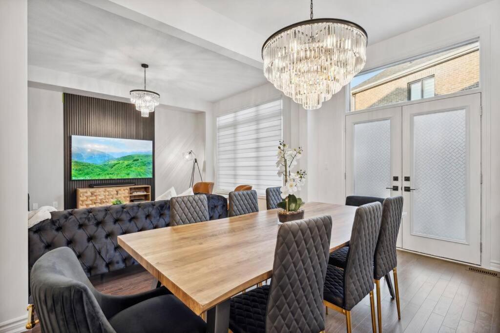 Barrie Luxe, Pool Table 6 Bedroom 6 Ba Custom Design A+ Location Ngoại thất bức ảnh