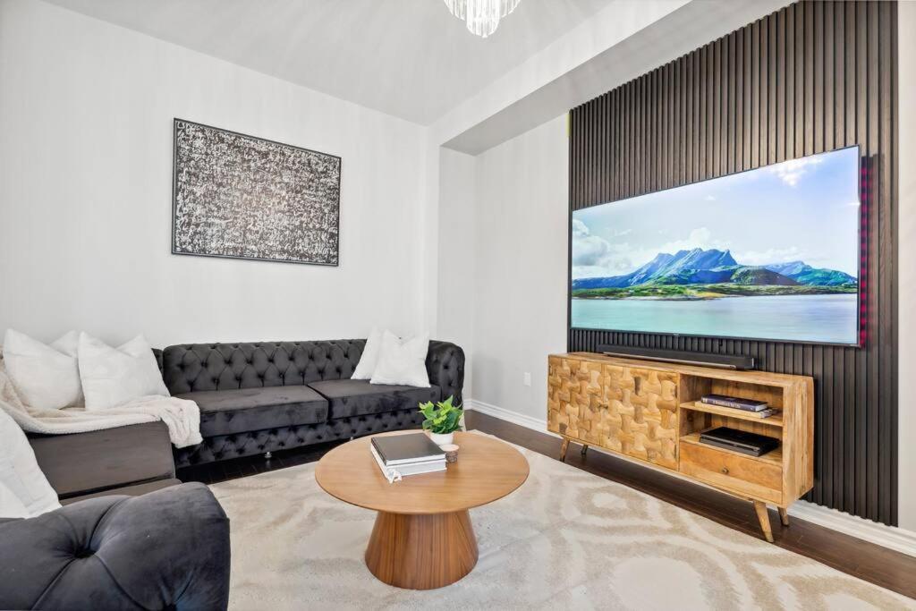 Barrie Luxe, Pool Table 6 Bedroom 6 Ba Custom Design A+ Location Ngoại thất bức ảnh